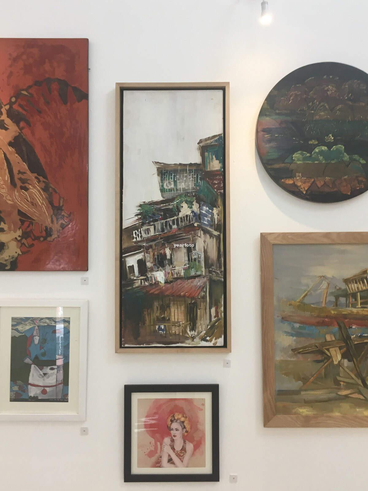 Works of A Vietnamese Commercial Gallery